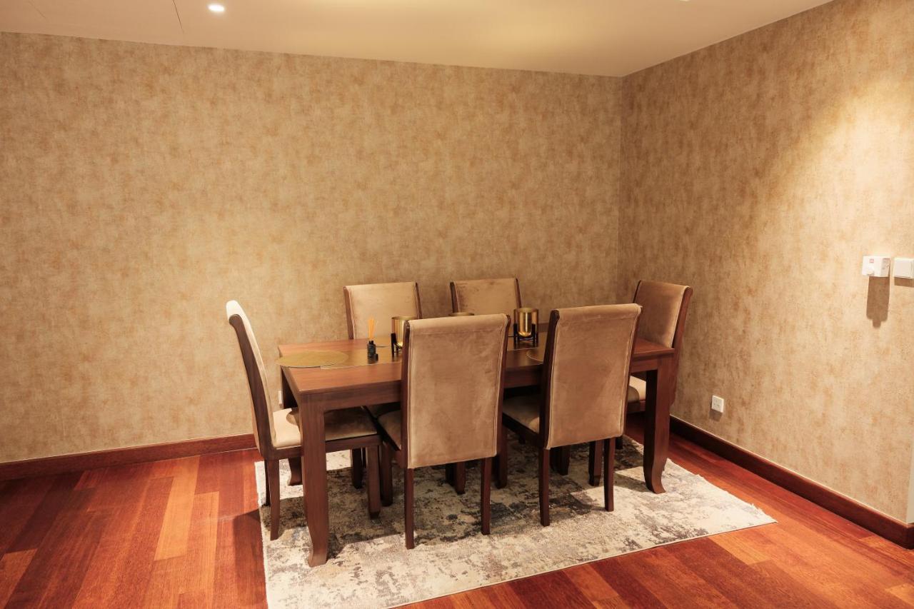 Brand New Water Front Luxury Cinnamon Suites Apartment In Heart Of Colombo City エクステリア 写真