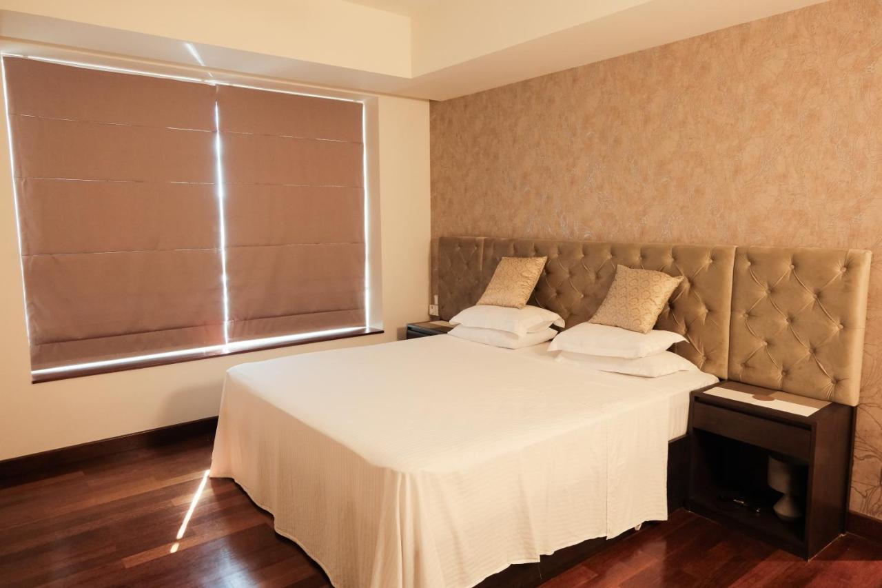 Brand New Water Front Luxury Cinnamon Suites Apartment In Heart Of Colombo City エクステリア 写真