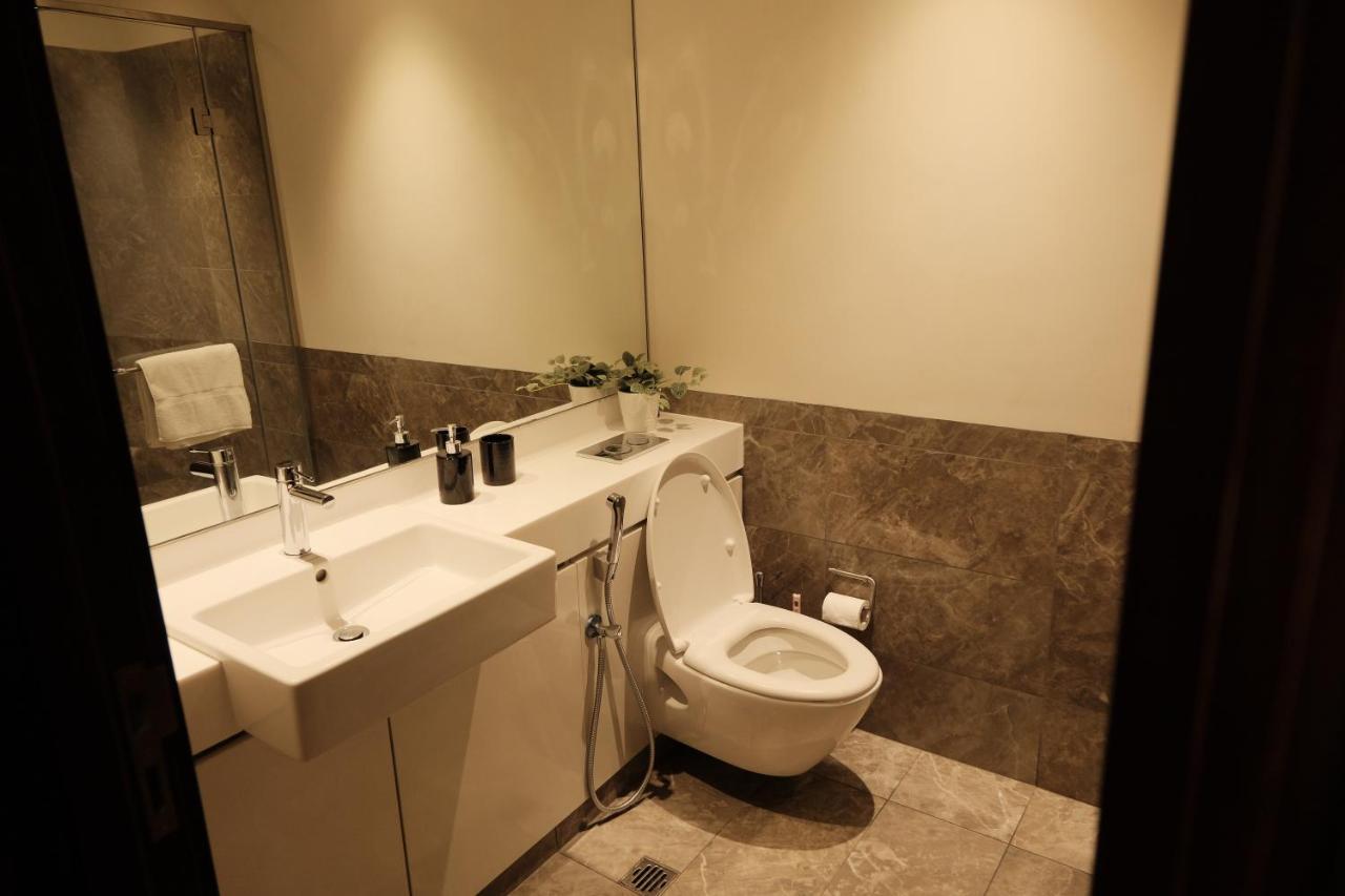 Brand New Water Front Luxury Cinnamon Suites Apartment In Heart Of Colombo City エクステリア 写真