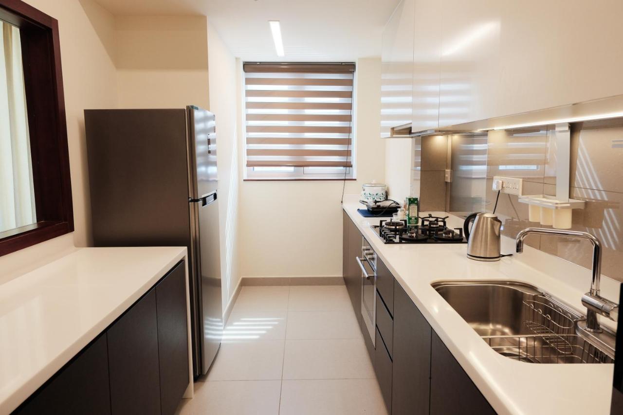 Brand New Water Front Luxury Cinnamon Suites Apartment In Heart Of Colombo City エクステリア 写真