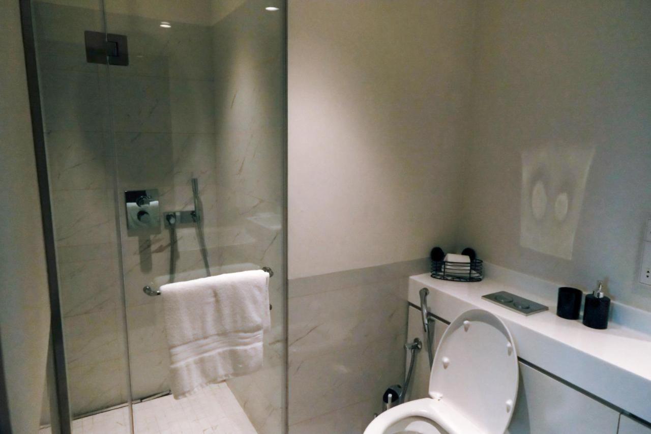Brand New Water Front Luxury Cinnamon Suites Apartment In Heart Of Colombo City エクステリア 写真