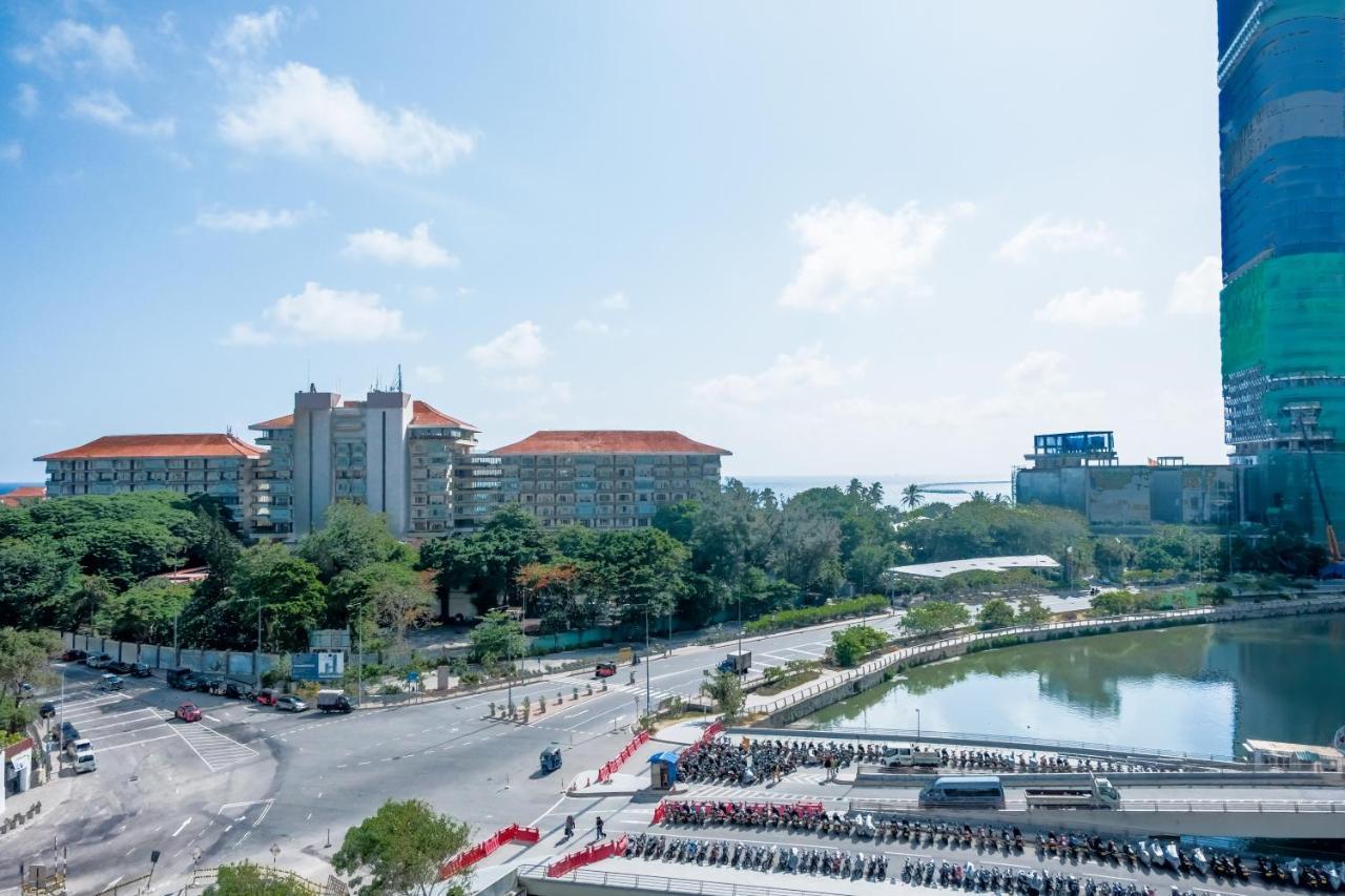 Brand New Water Front Luxury Cinnamon Suites Apartment In Heart Of Colombo City エクステリア 写真