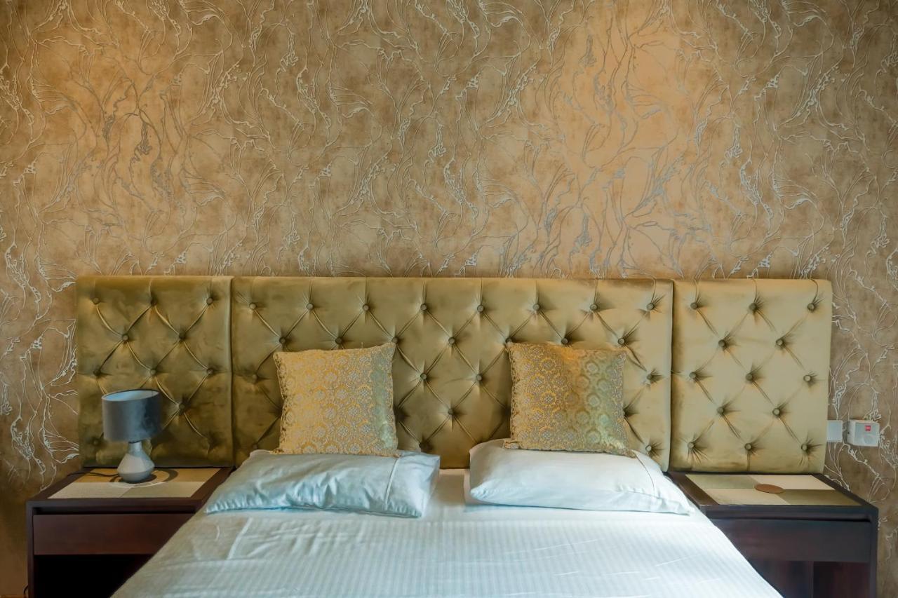 Brand New Water Front Luxury Cinnamon Suites Apartment In Heart Of Colombo City エクステリア 写真