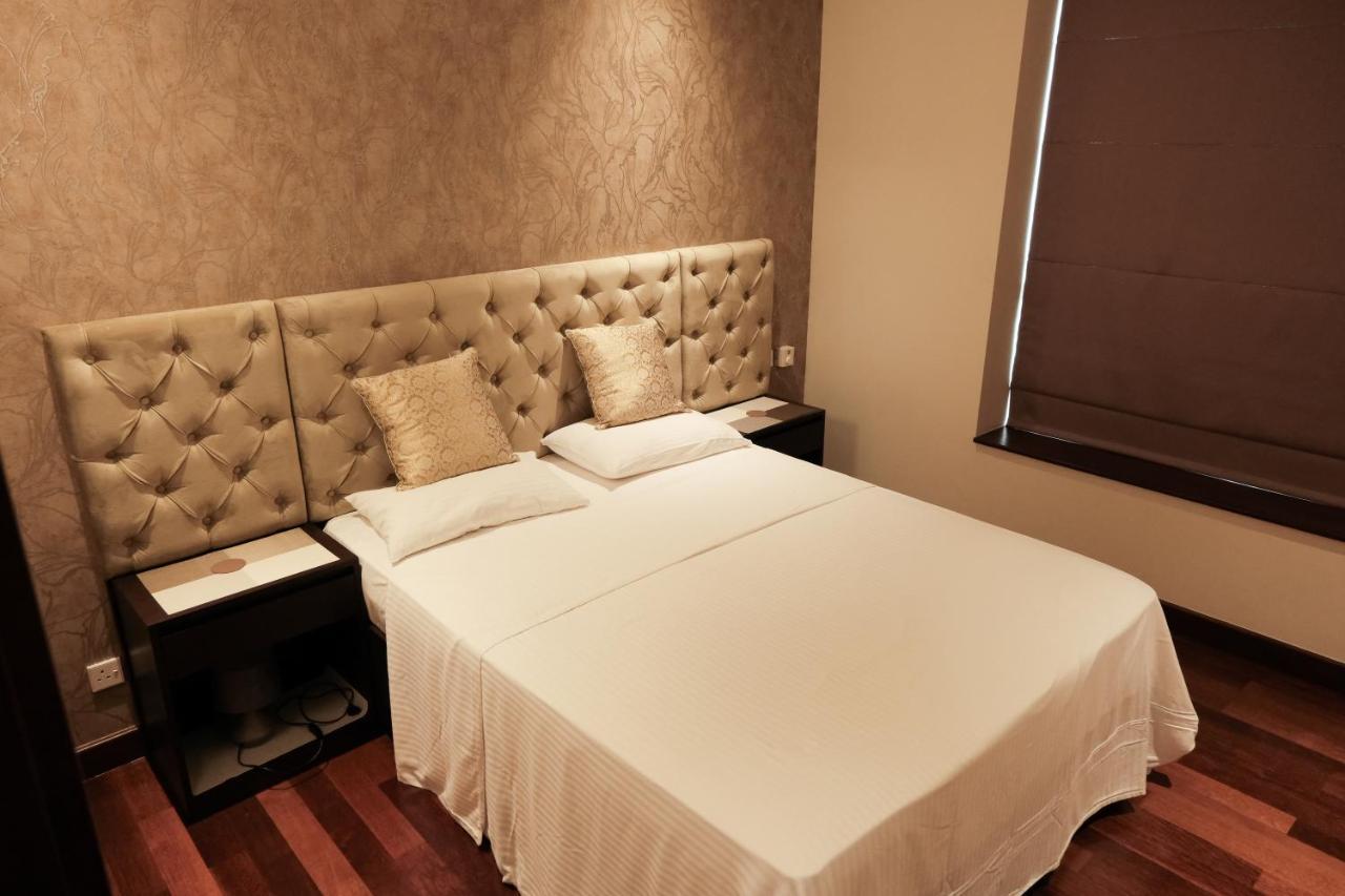 Brand New Water Front Luxury Cinnamon Suites Apartment In Heart Of Colombo City エクステリア 写真
