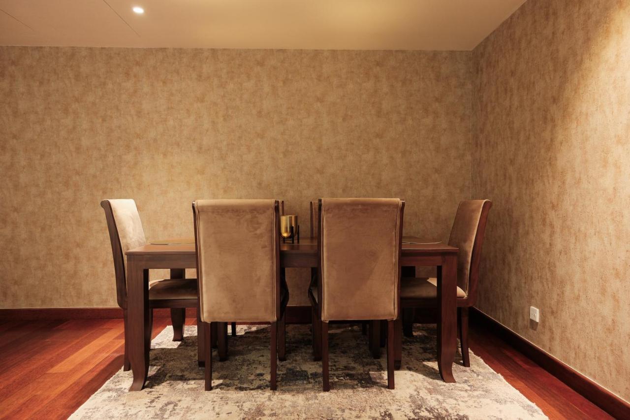 Brand New Water Front Luxury Cinnamon Suites Apartment In Heart Of Colombo City エクステリア 写真