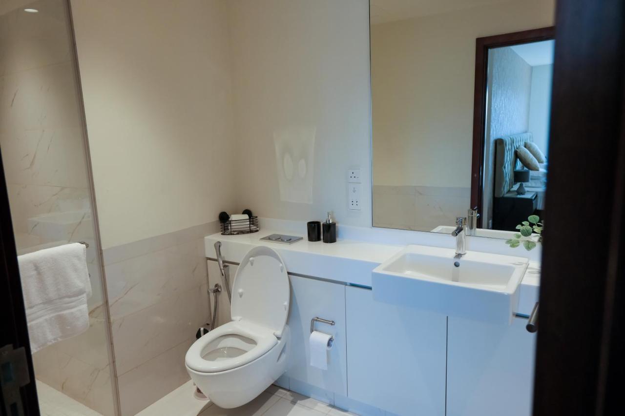 Brand New Water Front Luxury Cinnamon Suites Apartment In Heart Of Colombo City エクステリア 写真