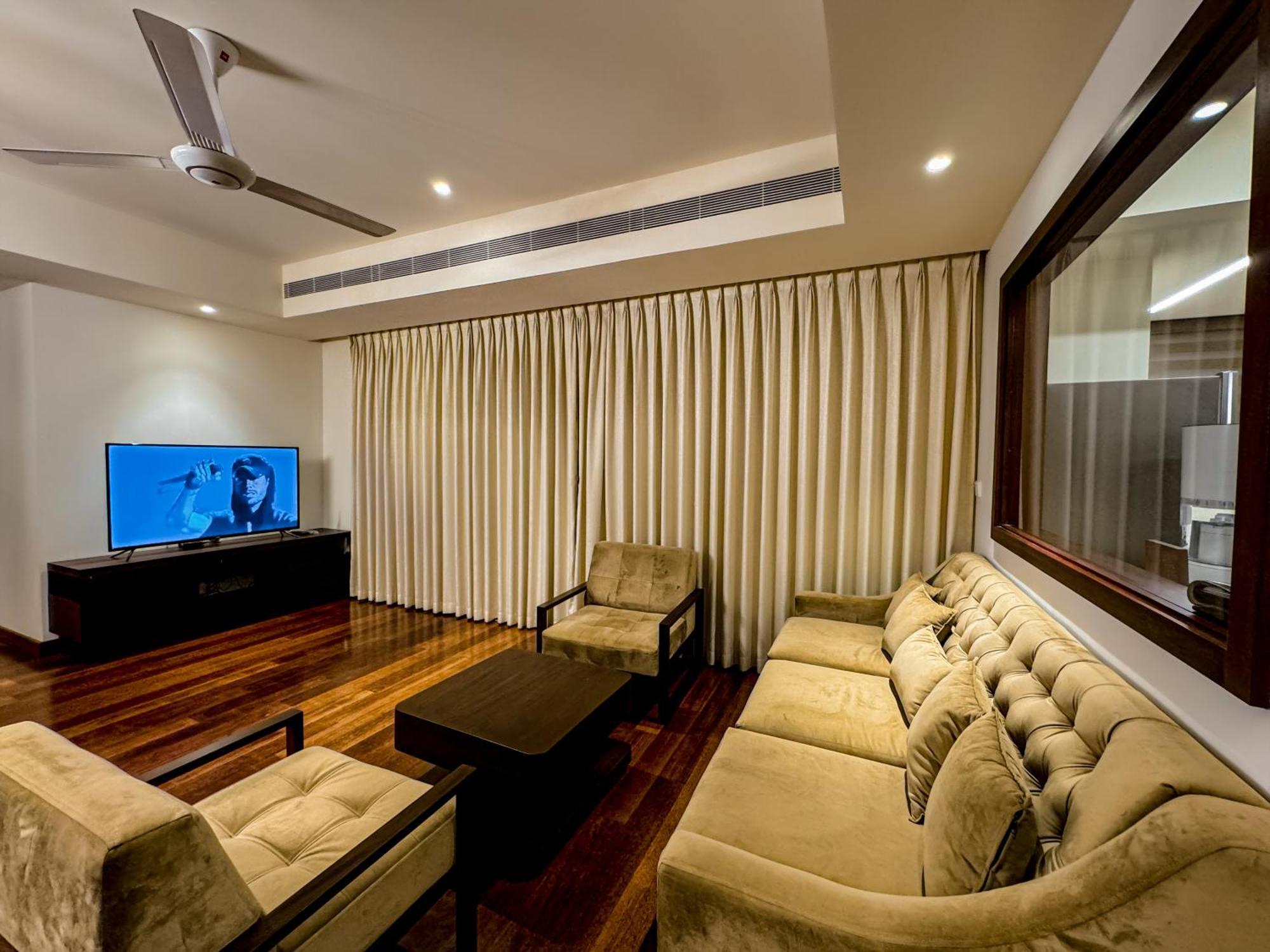 Brand New Water Front Luxury Cinnamon Suites Apartment In Heart Of Colombo City エクステリア 写真