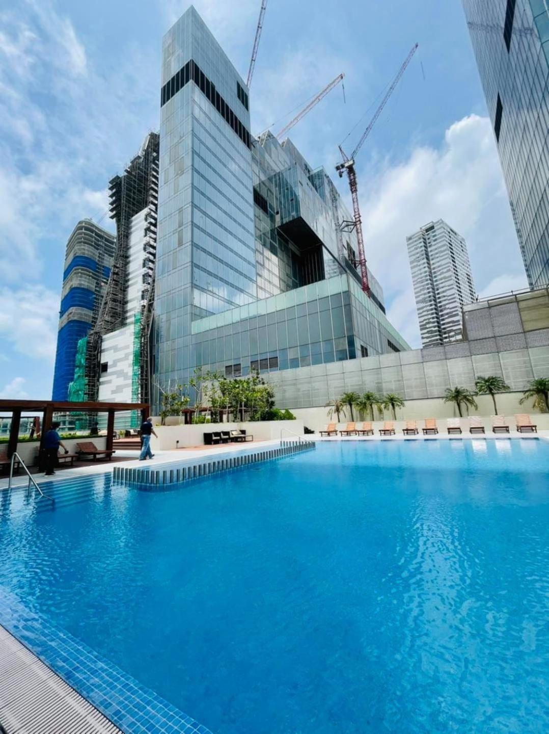 Brand New Water Front Luxury Cinnamon Suites Apartment In Heart Of Colombo City エクステリア 写真